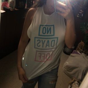 “No days off” muscle tee